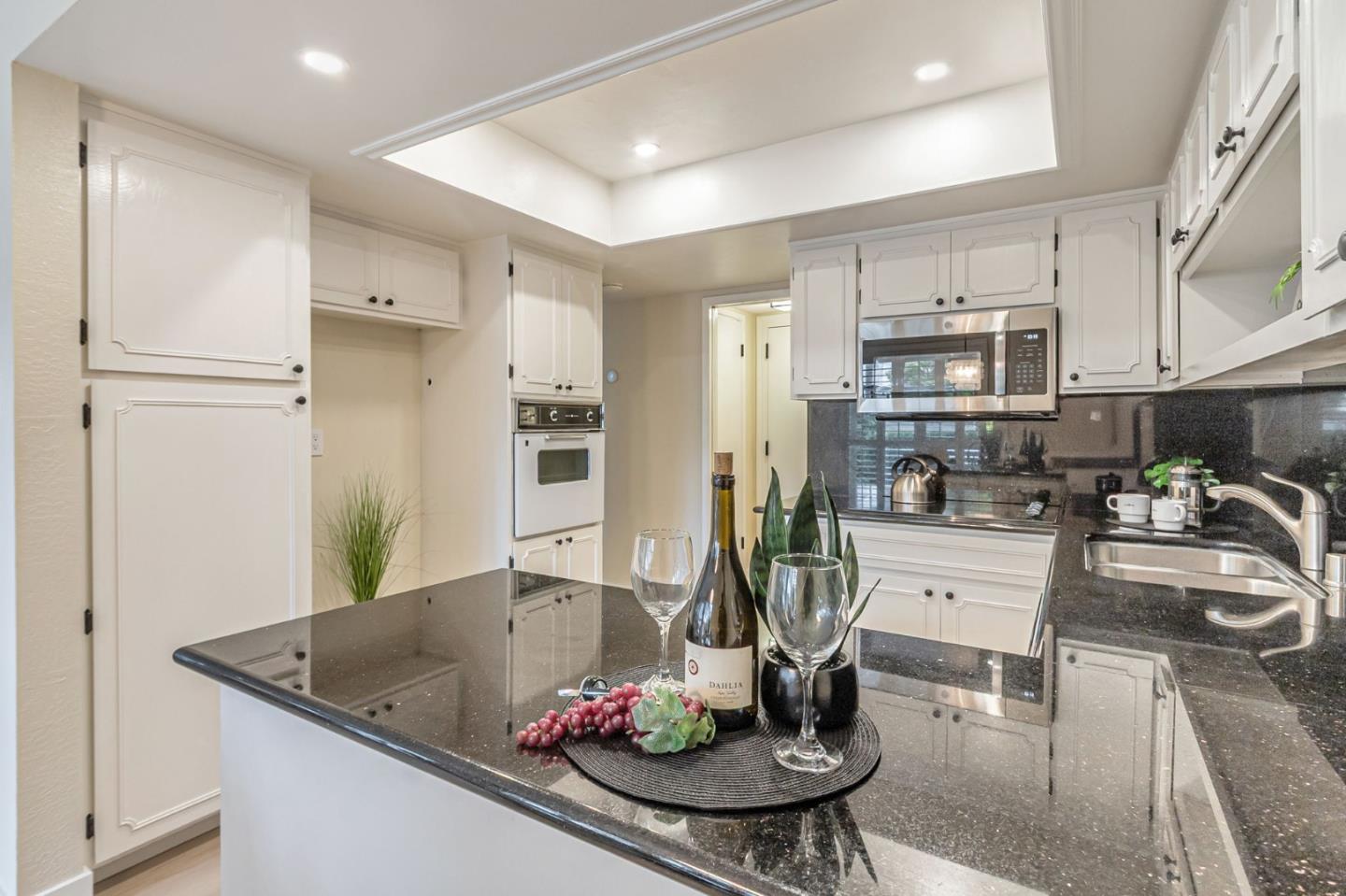 Detail Gallery Image 8 of 44 For 120 Carlton Ave #22,  Los Gatos,  CA 95032 - 3 Beds | 2/1 Baths