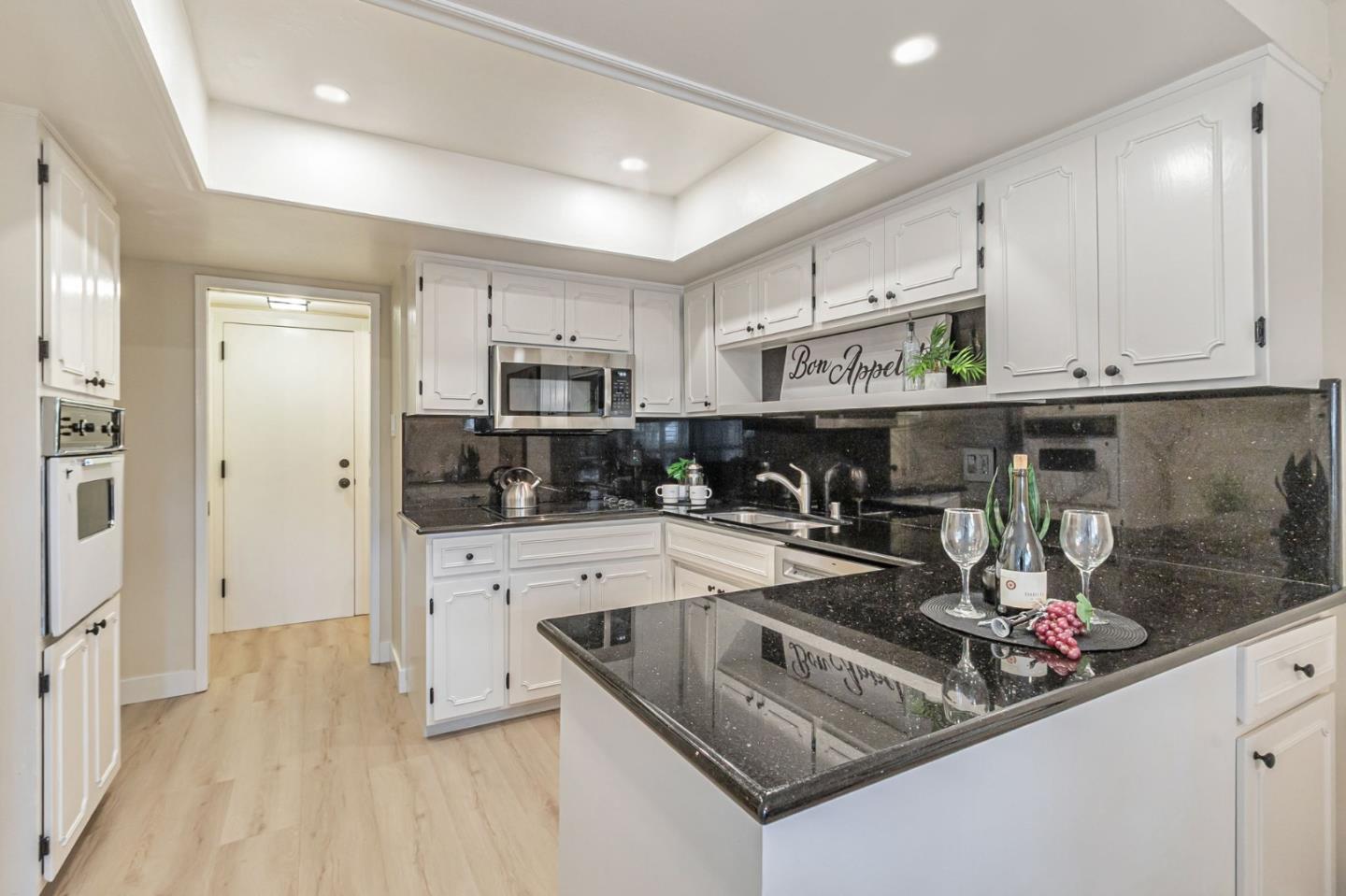 Detail Gallery Image 9 of 44 For 120 Carlton Ave #22,  Los Gatos,  CA 95032 - 3 Beds | 2/1 Baths