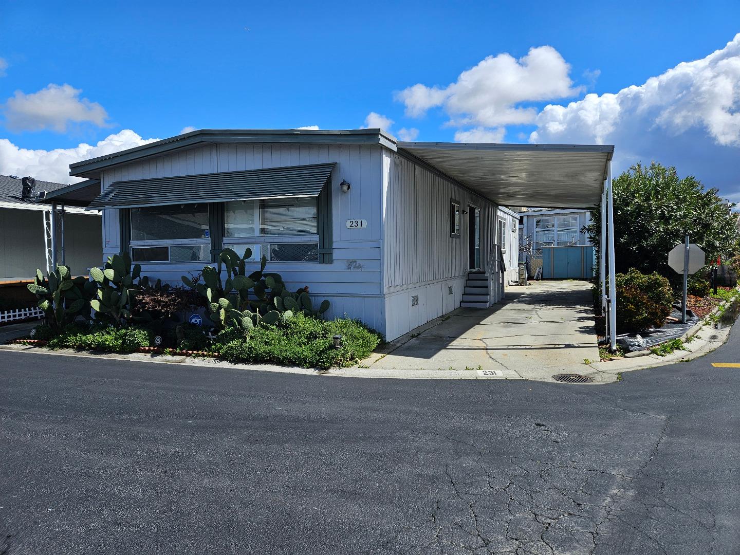 Detail Gallery Image 2 of 27 For 2151 Oakland Rd #231,  San Jose,  CA 95131 - 3 Beds | 2 Baths