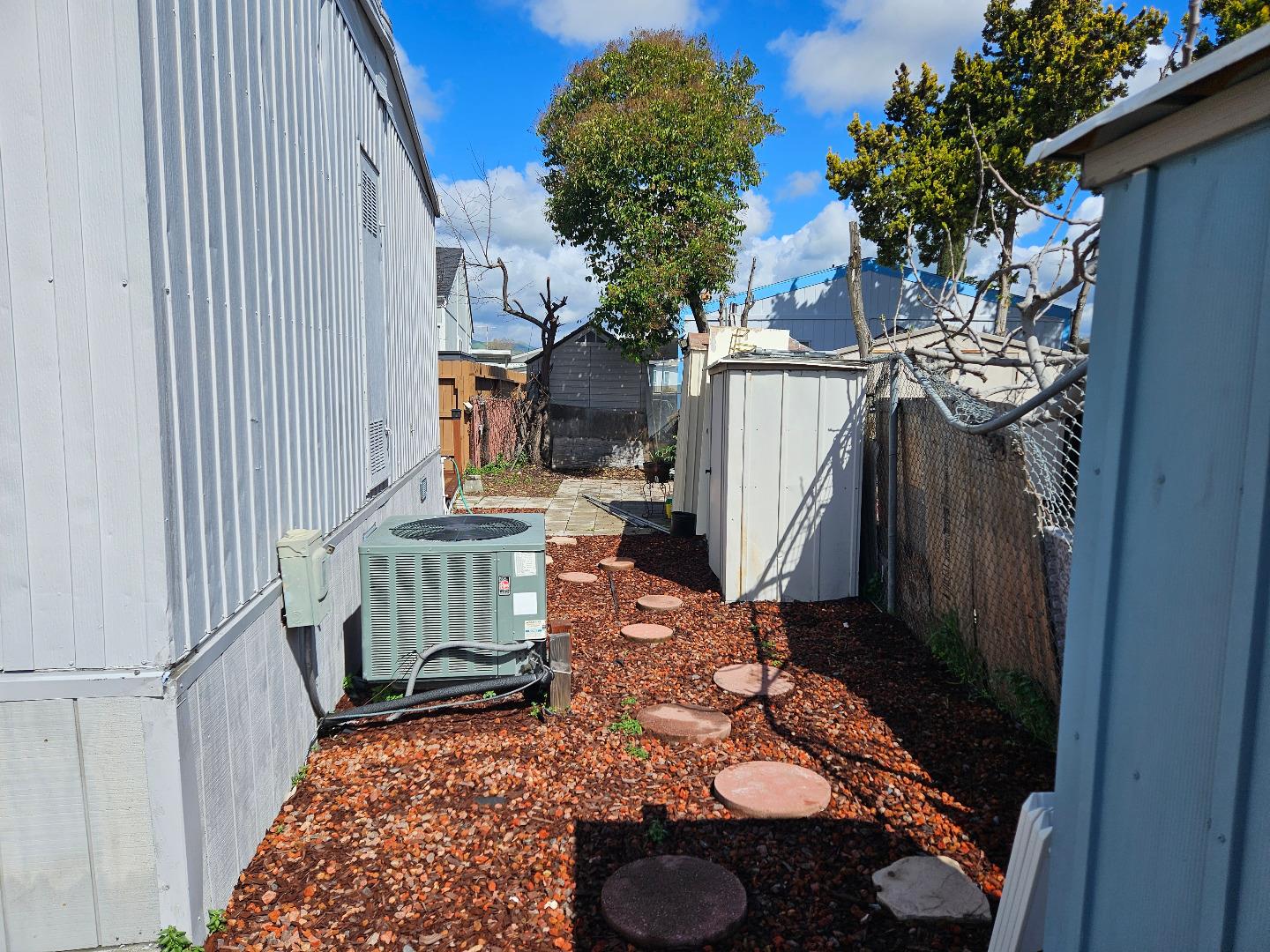 Detail Gallery Image 7 of 27 For 2151 Oakland Rd #231,  San Jose,  CA 95131 - 3 Beds | 2 Baths