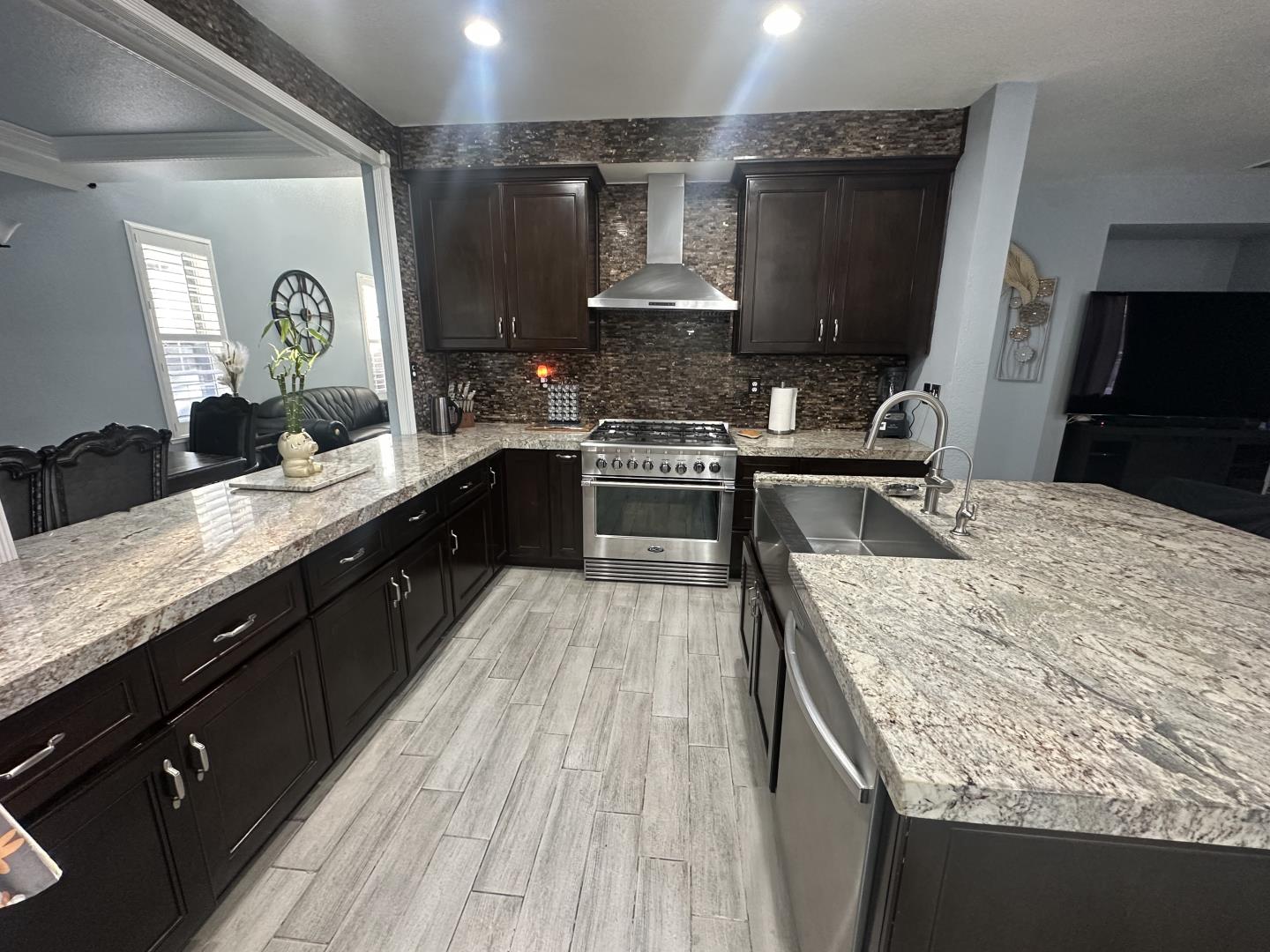 Detail Gallery Image 25 of 28 For 890 Winnipeg Ct, Tracy,  CA 95304 - 4 Beds | 3 Baths
