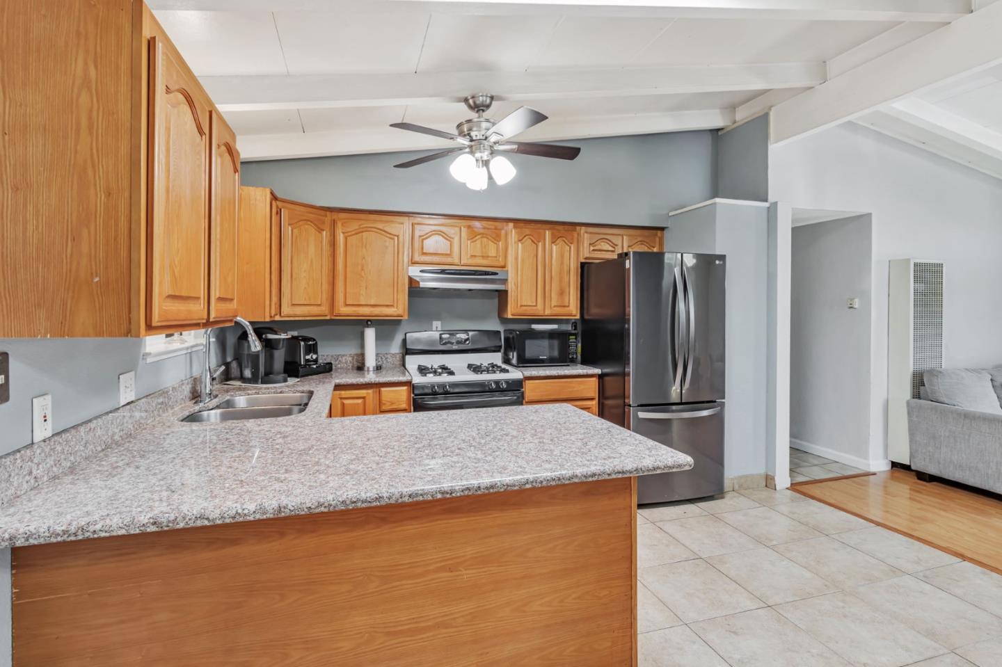 Detail Gallery Image 10 of 22 For 1693 Christopher St, San Jose,  CA 95122 - 5 Beds | 2 Baths