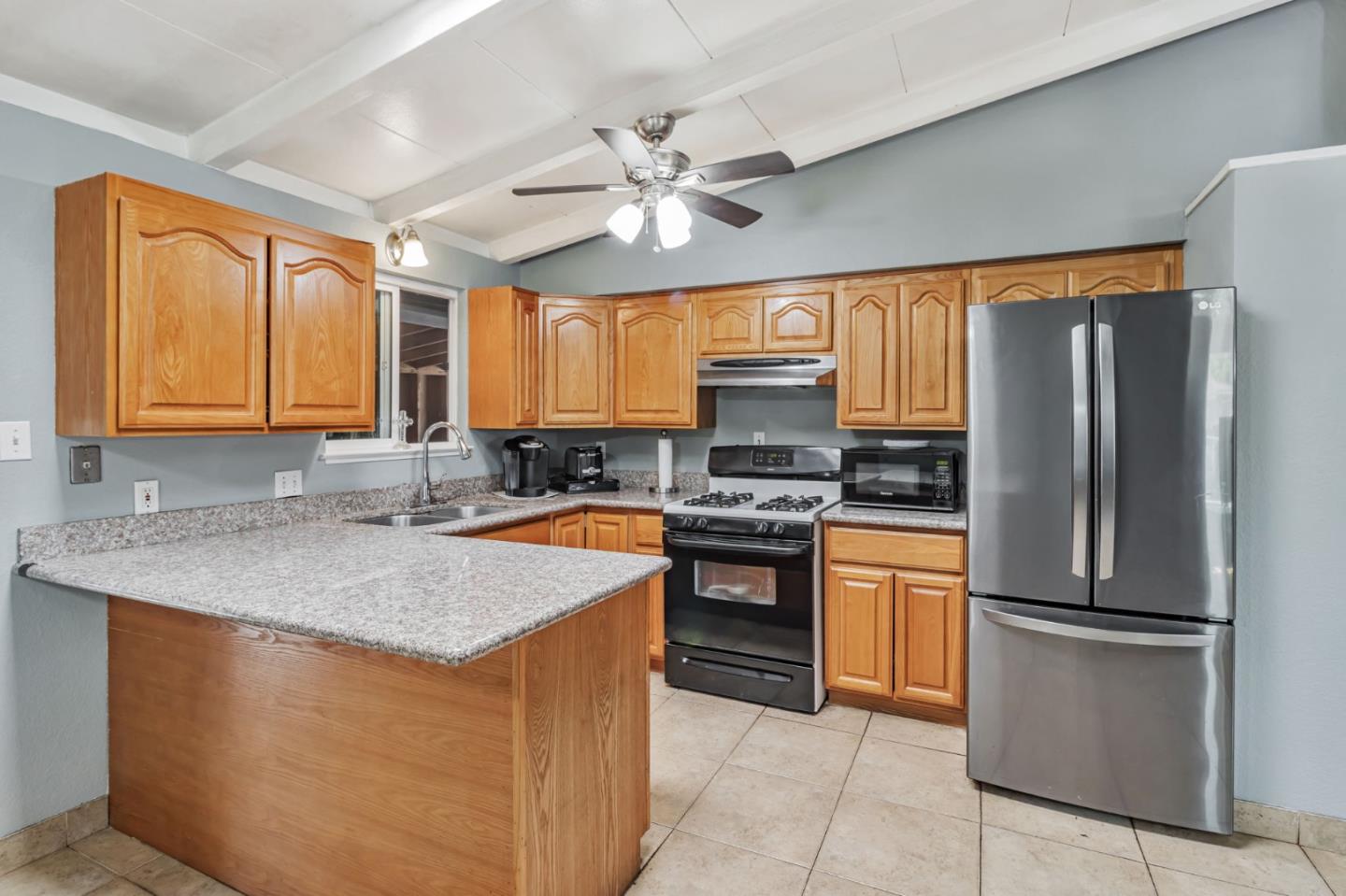 Detail Gallery Image 11 of 22 For 1693 Christopher St, San Jose,  CA 95122 - 5 Beds | 2 Baths