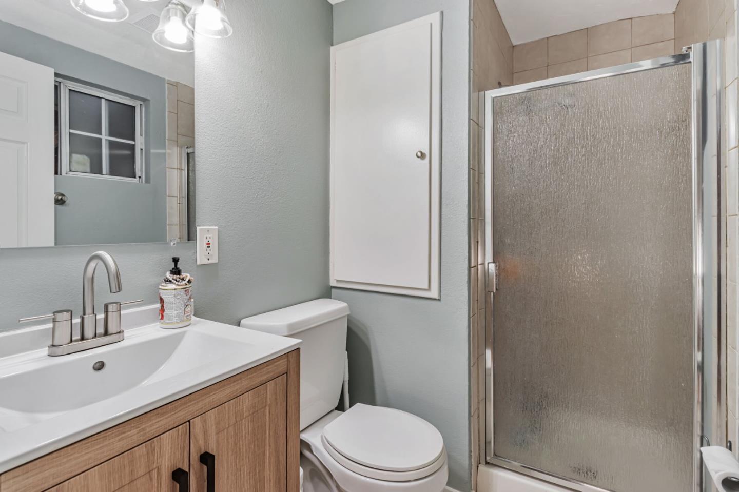 Detail Gallery Image 14 of 22 For 1693 Christopher St, San Jose,  CA 95122 - 5 Beds | 2 Baths