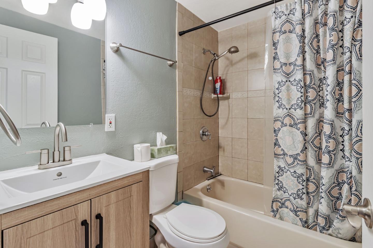 Detail Gallery Image 15 of 22 For 1693 Christopher St, San Jose,  CA 95122 - 5 Beds | 2 Baths