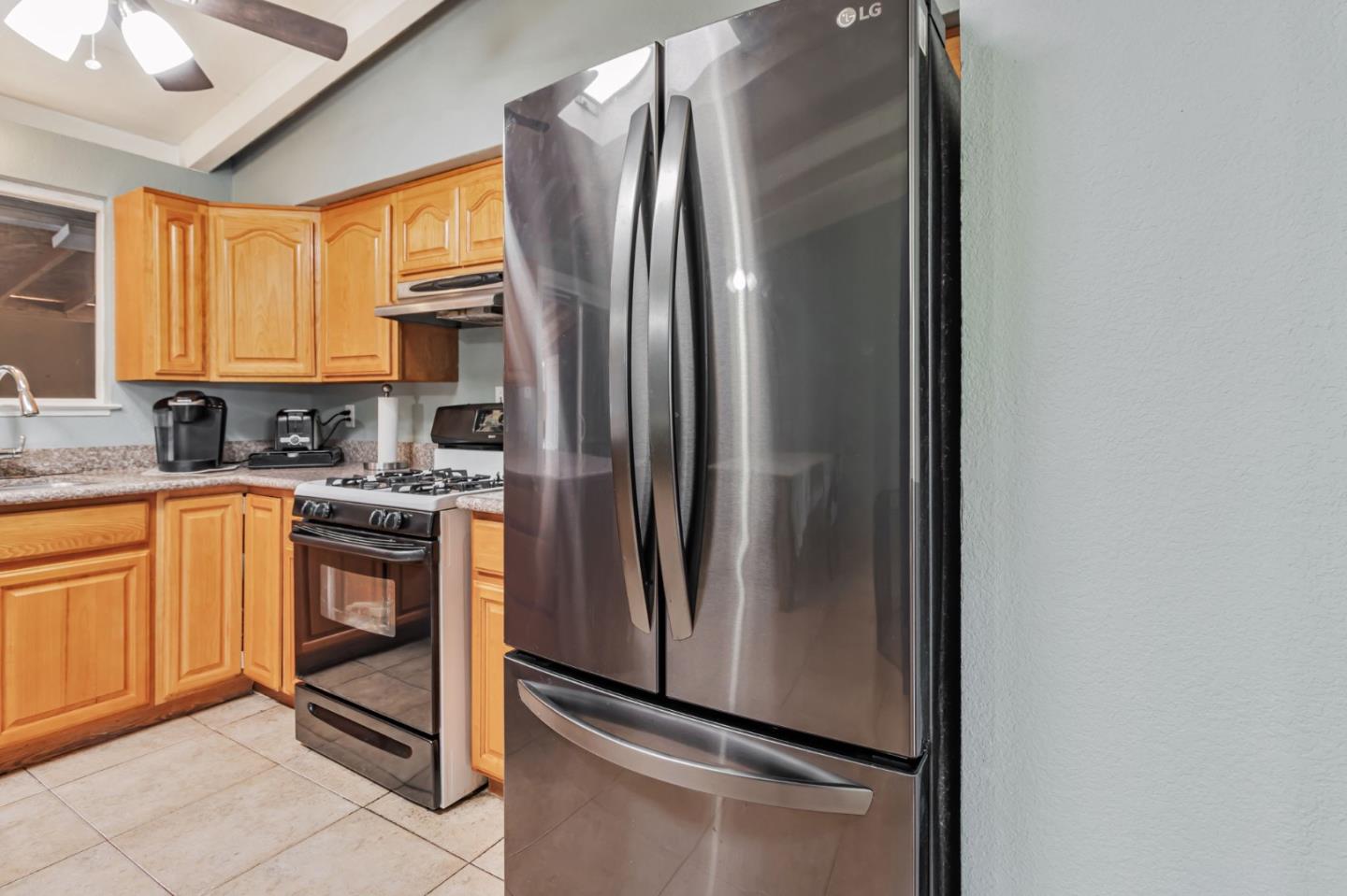 Detail Gallery Image 6 of 22 For 1693 Christopher St, San Jose,  CA 95122 - 5 Beds | 2 Baths