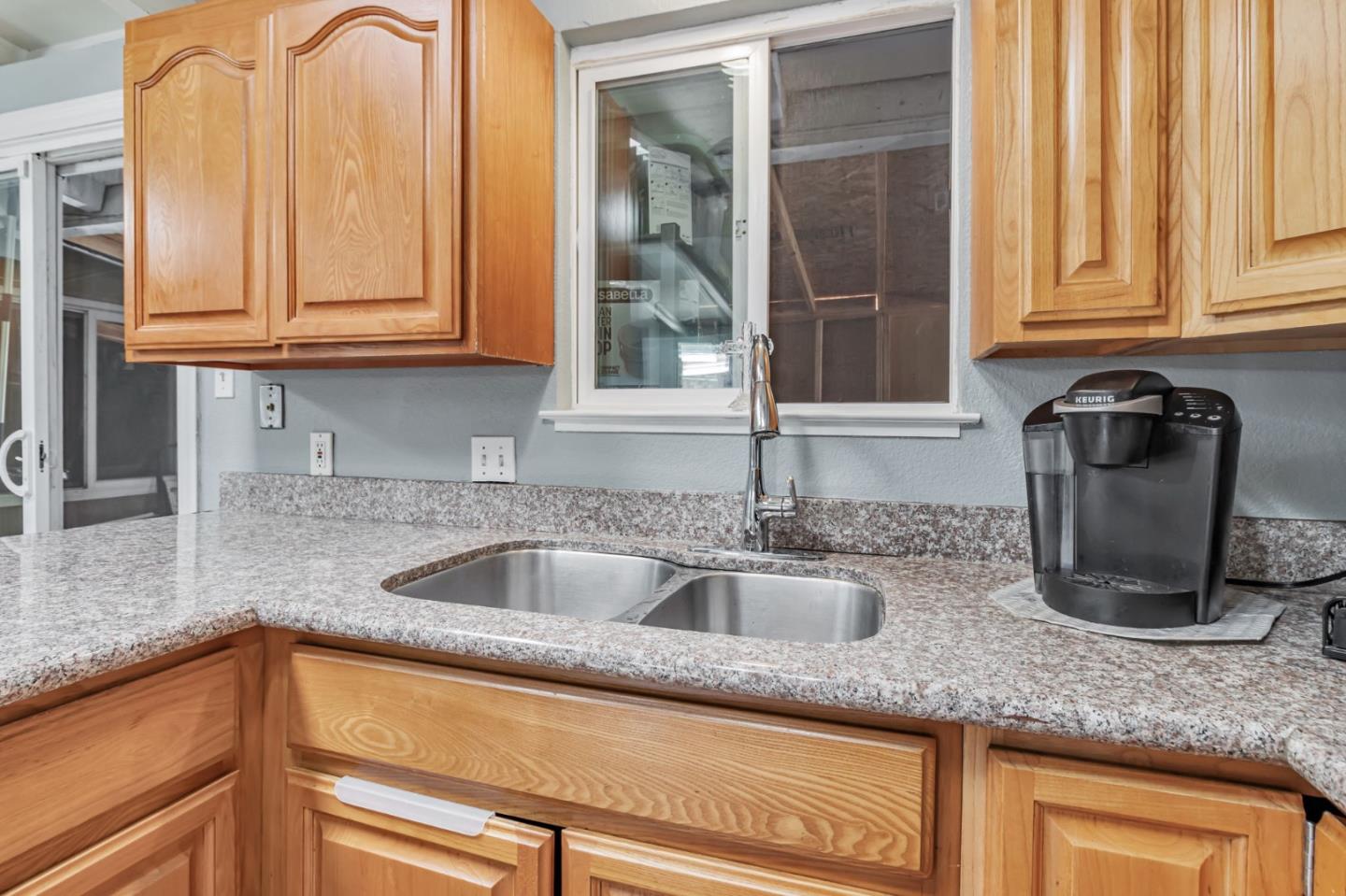 Detail Gallery Image 8 of 22 For 1693 Christopher St, San Jose,  CA 95122 - 5 Beds | 2 Baths