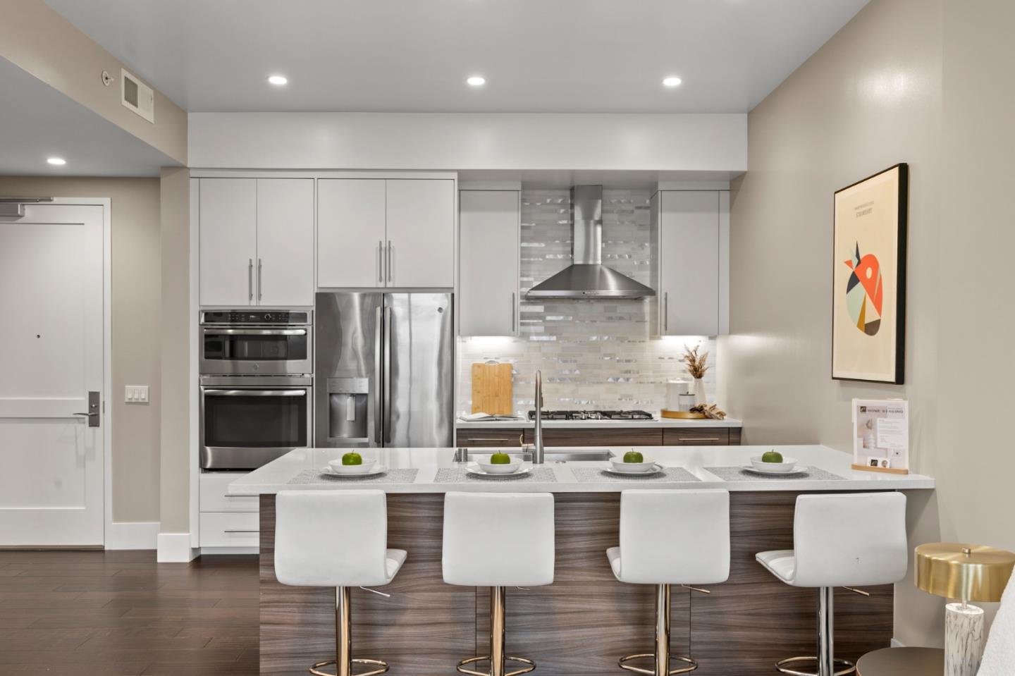 Detail Gallery Image 3 of 20 For 600 El Camino Real #315,  Belmont,  CA 94002 - 1 Beds | 1 Baths