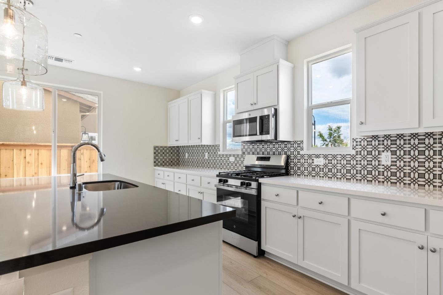 Detail Gallery Image 11 of 23 For 2508 Big Sky Dr, Fairfield,  CA 94533 - 3 Beds | 2/1 Baths