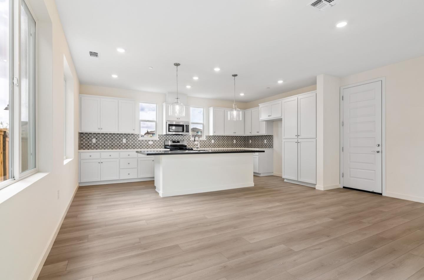 Detail Gallery Image 9 of 23 For 2508 Big Sky Dr, Fairfield,  CA 94533 - 3 Beds | 2/1 Baths