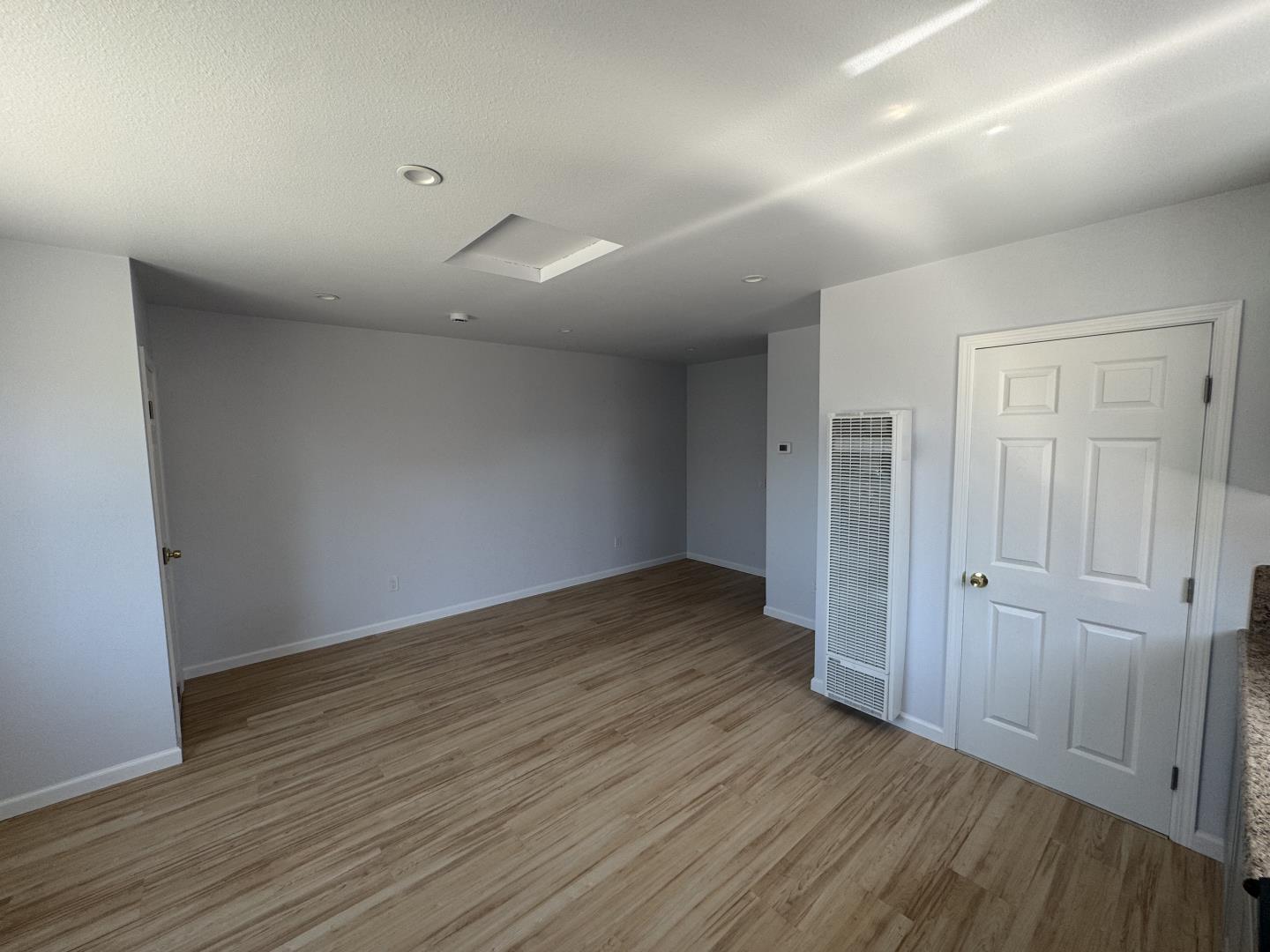 Detail Gallery Image 10 of 13 For 1324 N Main St a,  Salinas,  CA 93906 - 0 Beds | 1 Baths