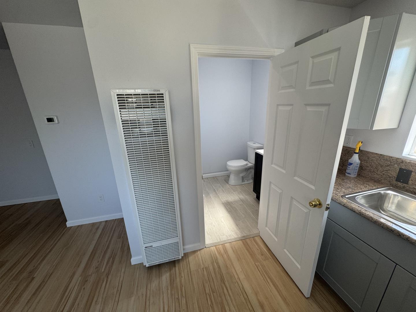 Detail Gallery Image 7 of 13 For 1324 N Main St a,  Salinas,  CA 93906 - 0 Beds | 1 Baths