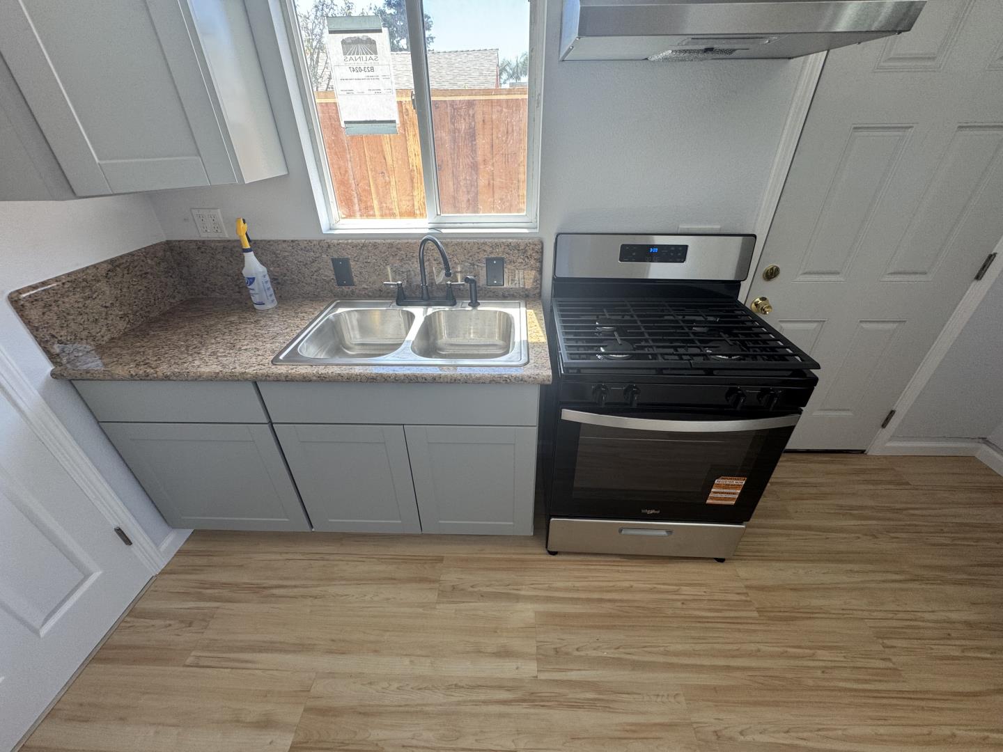 Detail Gallery Image 8 of 13 For 1324 N Main St a,  Salinas,  CA 93906 - 0 Beds | 1 Baths