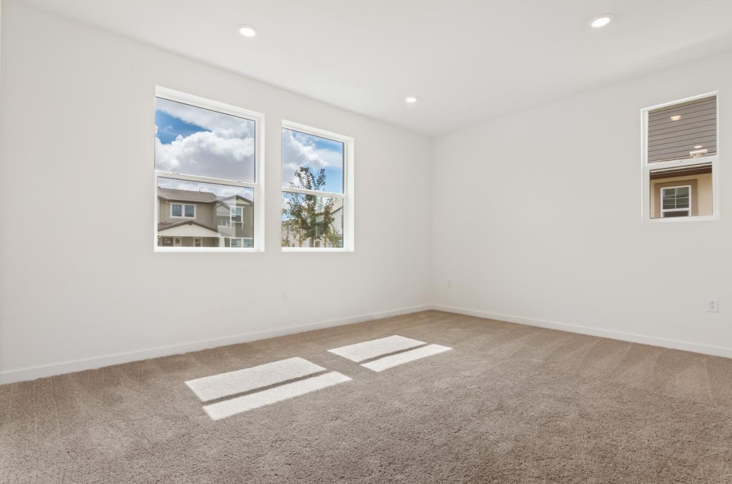 Detail Gallery Image 13 of 23 For 2517 Lake Club Dr, Fairfield,  CA 94533 - 4 Beds | 3/1 Baths