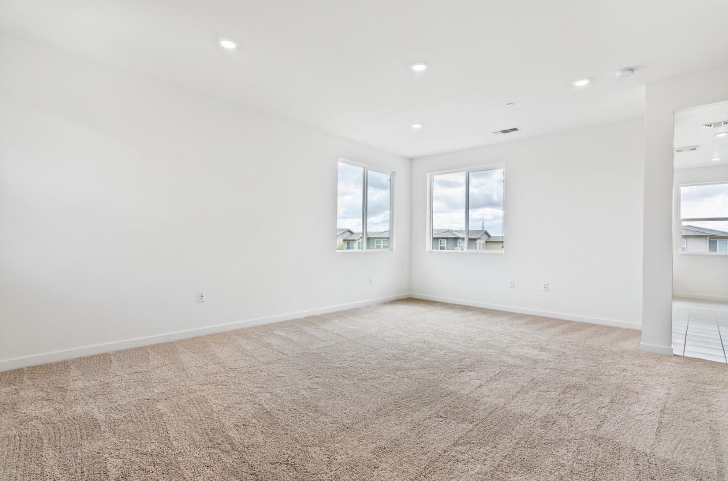 Detail Gallery Image 17 of 23 For 2517 Lake Club Dr, Fairfield,  CA 94533 - 4 Beds | 3/1 Baths