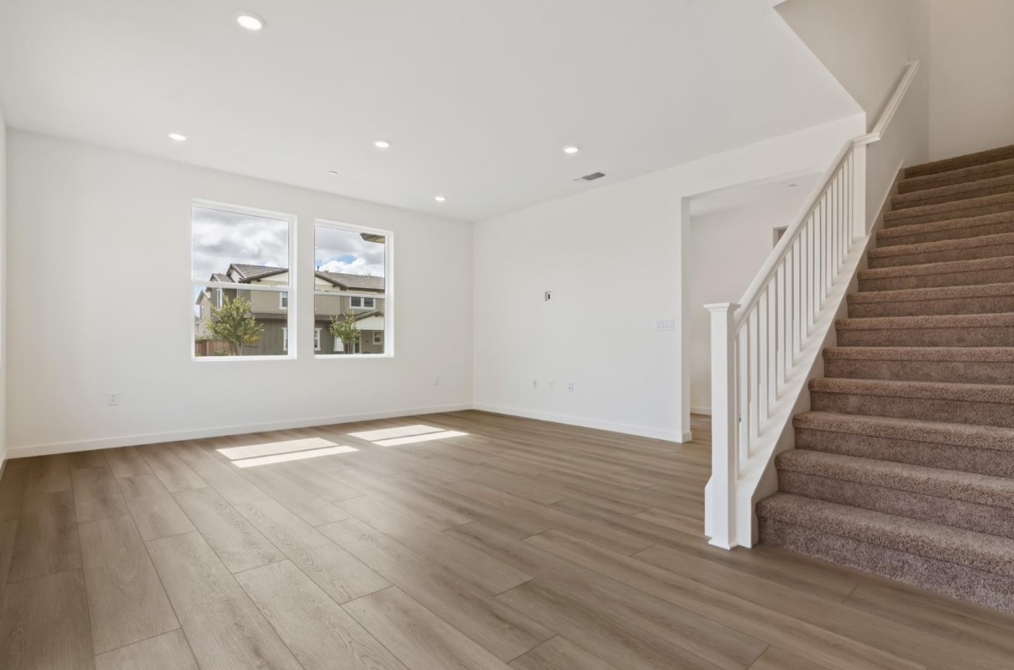 Detail Gallery Image 5 of 23 For 2517 Lake Club Dr, Fairfield,  CA 94533 - 4 Beds | 3/1 Baths