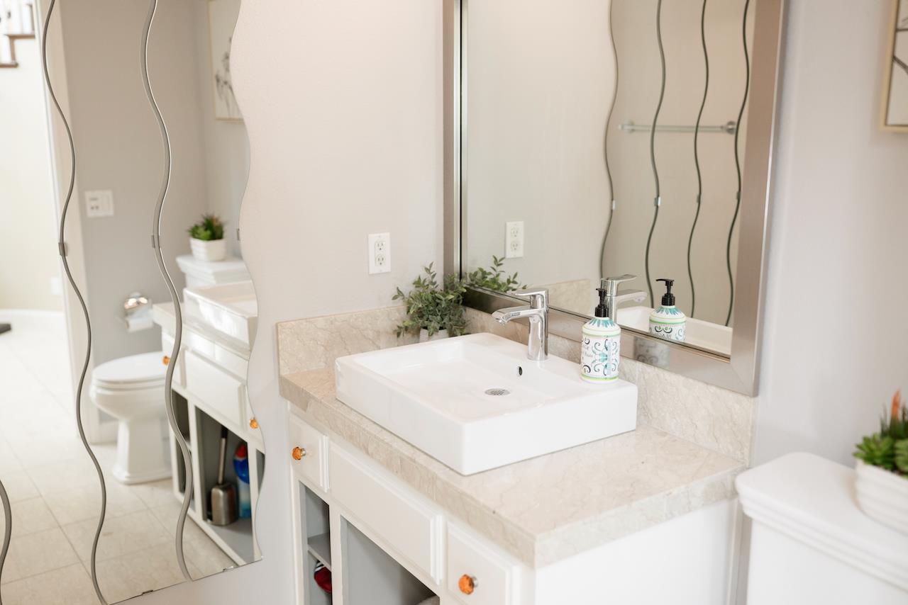 Detail Gallery Image 16 of 130 For 4 Sterling Ln, Scotts Valley,  CA 95066 - 4 Beds | 3/1 Baths
