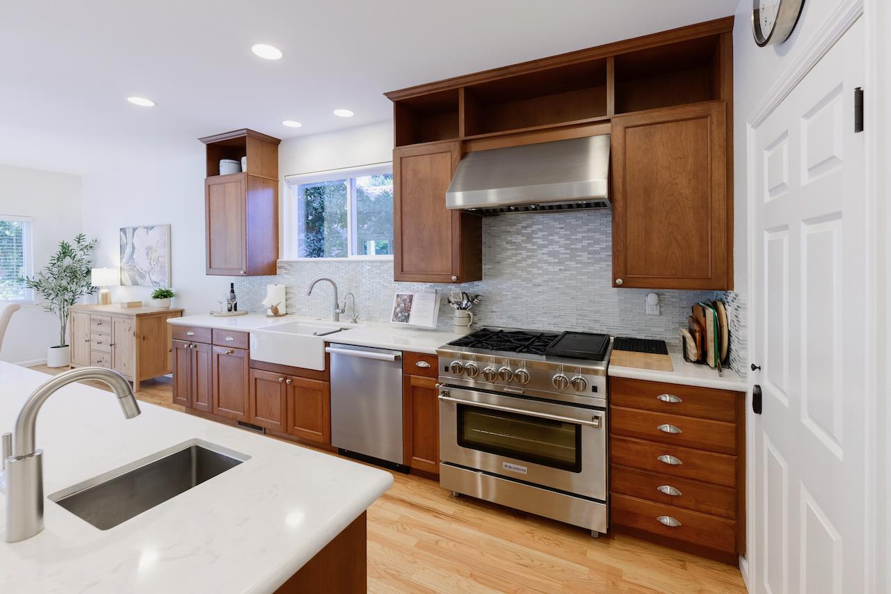 Detail Gallery Image 26 of 130 For 4 Sterling Ln, Scotts Valley,  CA 95066 - 4 Beds | 3/1 Baths
