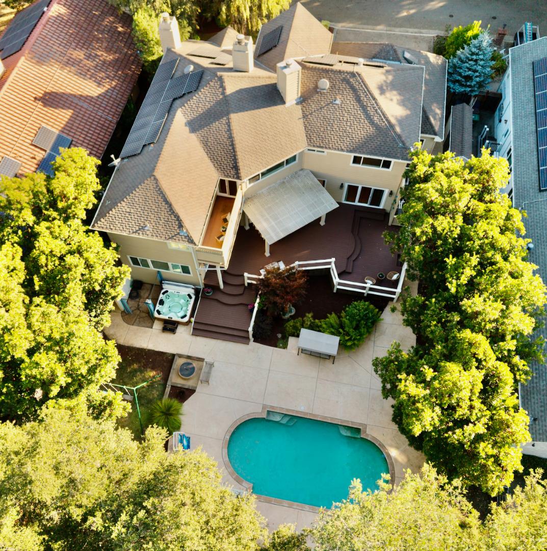 Detail Gallery Image 6 of 130 For 4 Sterling Ln, Scotts Valley,  CA 95066 - 4 Beds | 3/1 Baths