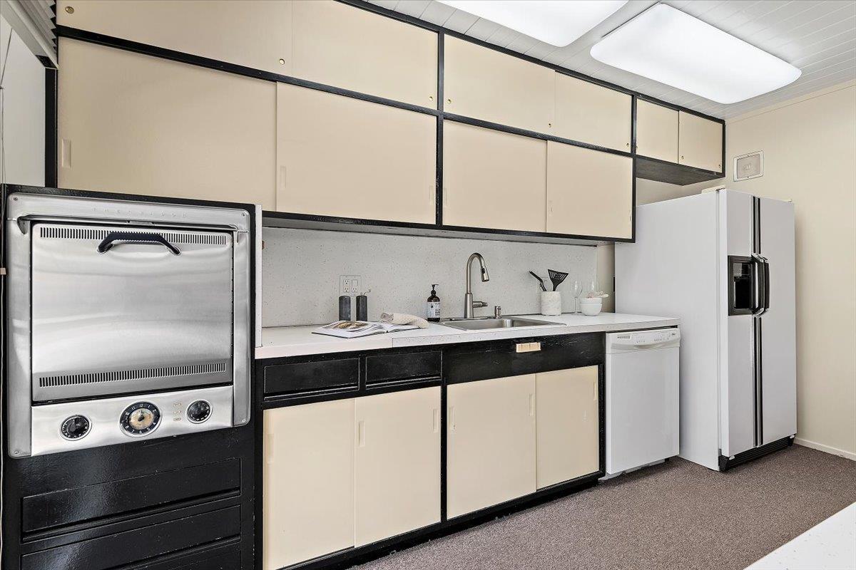 Detail Gallery Image 11 of 31 For 1140 Snowberry Ct, Sunnyvale,  CA 94087 - 4 Beds | 2 Baths