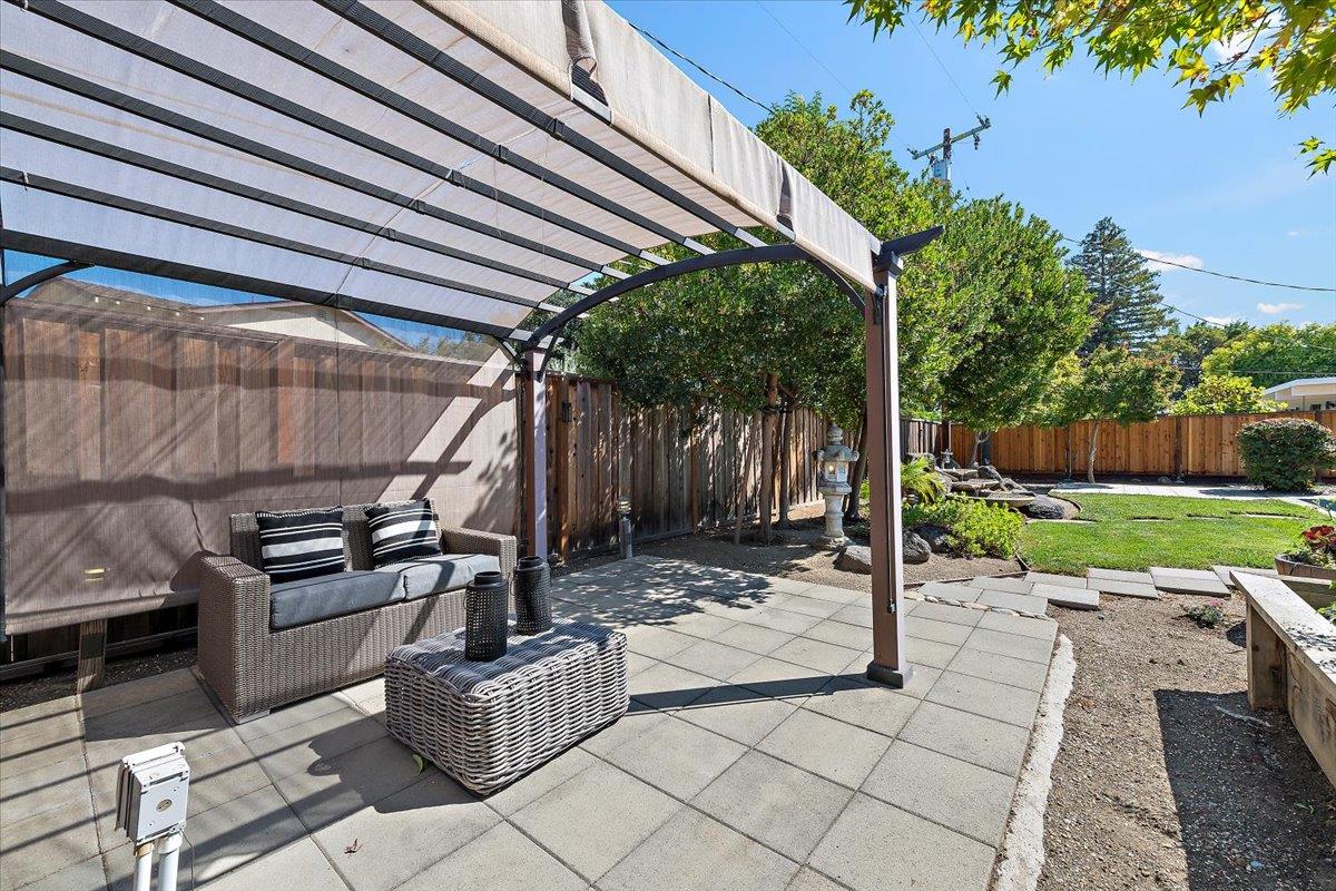 Detail Gallery Image 27 of 31 For 1140 Snowberry Ct, Sunnyvale,  CA 94087 - 4 Beds | 2 Baths