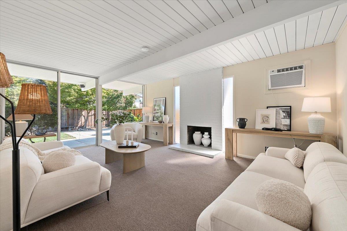 Detail Gallery Image 4 of 31 For 1140 Snowberry Ct, Sunnyvale,  CA 94087 - 4 Beds | 2 Baths