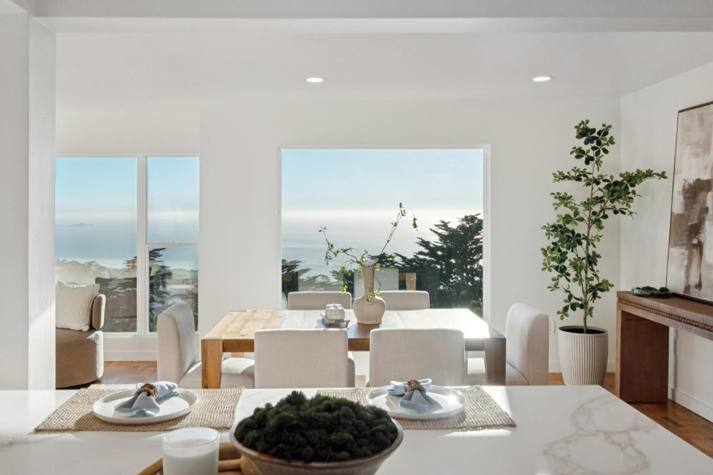 Detail Gallery Image 12 of 34 For 9 Seahaven Ct, Pacifica,  CA 94044 - 5 Beds | 3 Baths