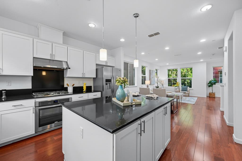 Detail Gallery Image 10 of 69 For 1538 Neleigh Pl, San Jose,  CA 95131 - 3 Beds | 2/1 Baths