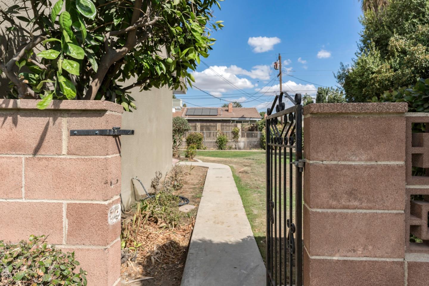 Detail Gallery Image 35 of 37 For 3221 Colgate Ln, Bakersfield,  CA 93306 - 4 Beds | 2 Baths