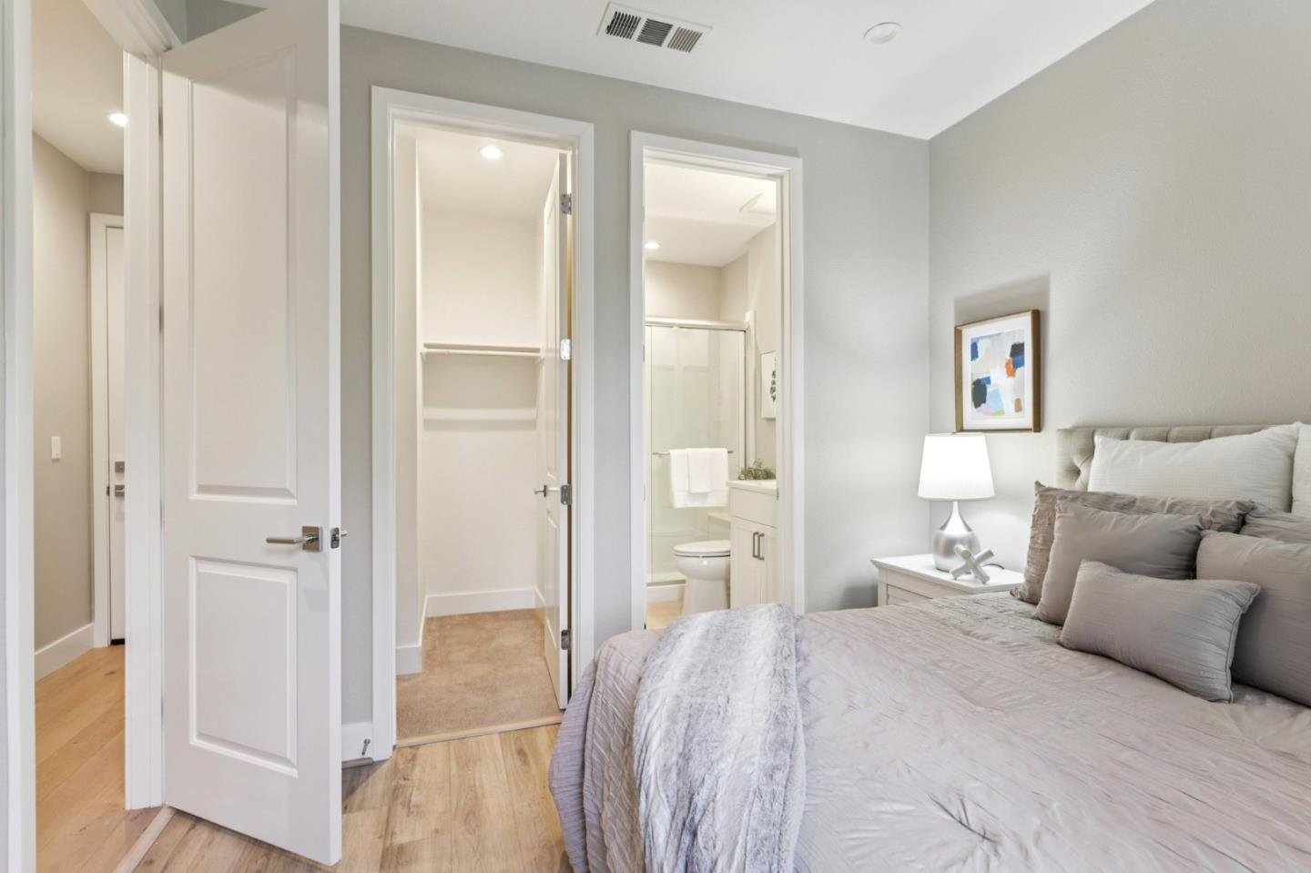 Detail Gallery Image 18 of 30 For 2012 Montecito Ave, Mountain View,  CA 94043 - 3 Beds | 3/1 Baths
