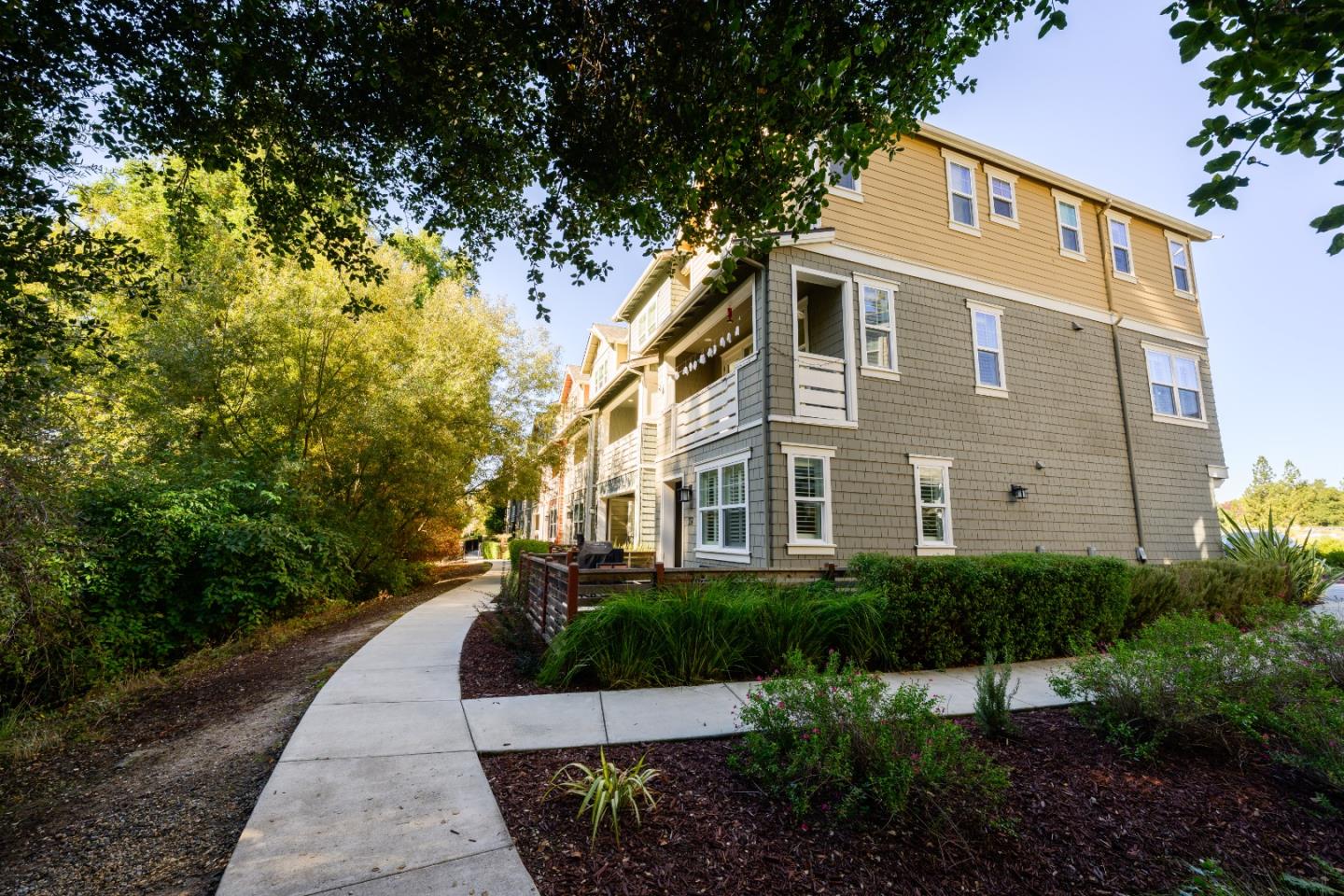 Detail Gallery Image 7 of 108 For 339 Skyforest Way, Scotts Valley,  CA 95066 - 3 Beds | 2/1 Baths