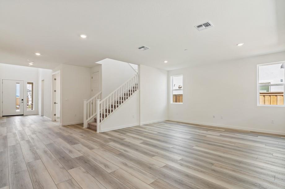 Detail Gallery Image 10 of 29 For 5987 Big Sky Dr, Fairfield,  CA 94533 - 4 Beds | 3/1 Baths