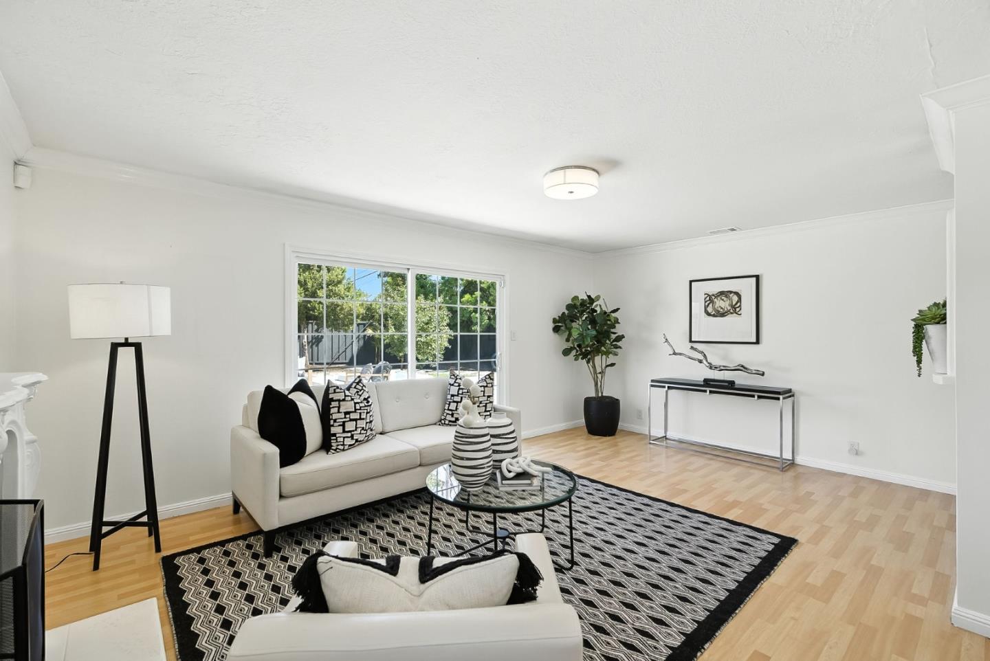 Detail Gallery Image 12 of 59 For 2924 Vivian Ln, San Jose,  CA 95124 - 3 Beds | 2 Baths