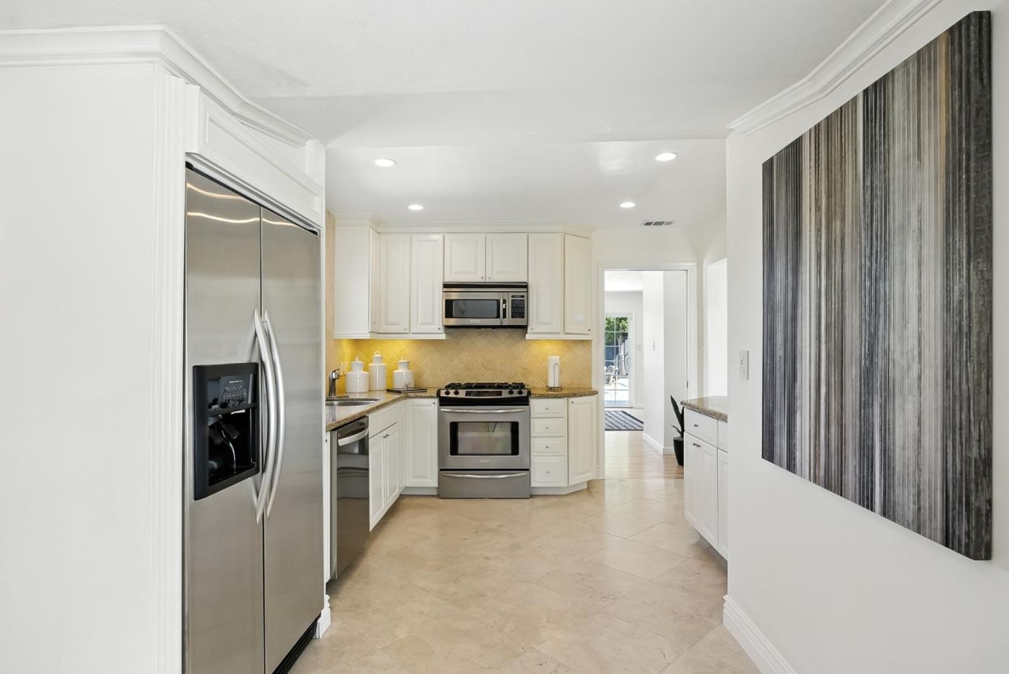 Detail Gallery Image 18 of 59 For 2924 Vivian Ln, San Jose,  CA 95124 - 3 Beds | 2 Baths