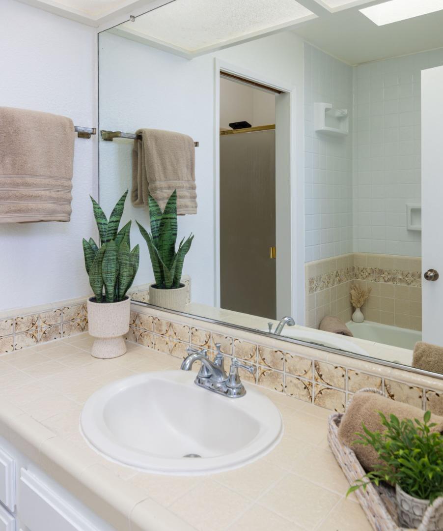 Detail Gallery Image 19 of 37 For 1901 Courtyard Dr #D,  Capitola,  CA 95010 - 2 Beds | 1/1 Baths