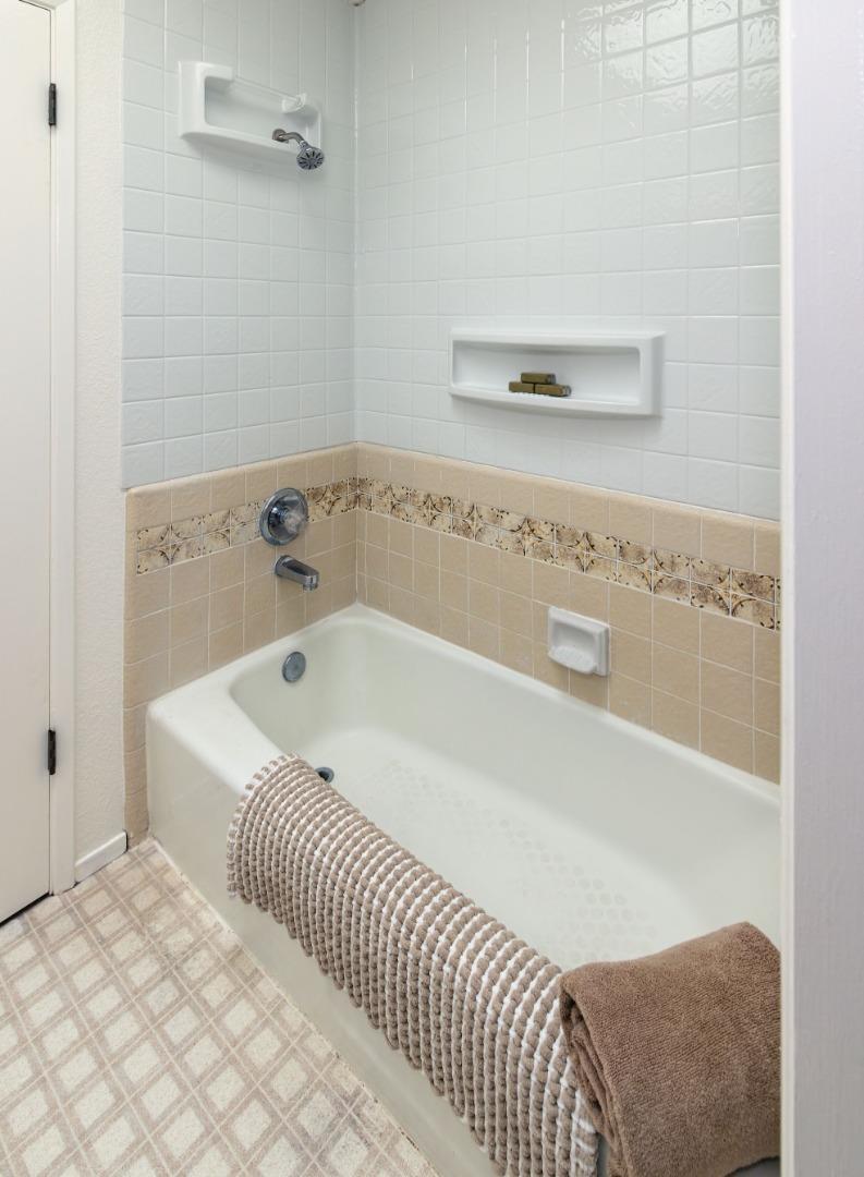 Detail Gallery Image 20 of 37 For 1901 Courtyard Dr #D,  Capitola,  CA 95010 - 2 Beds | 1/1 Baths