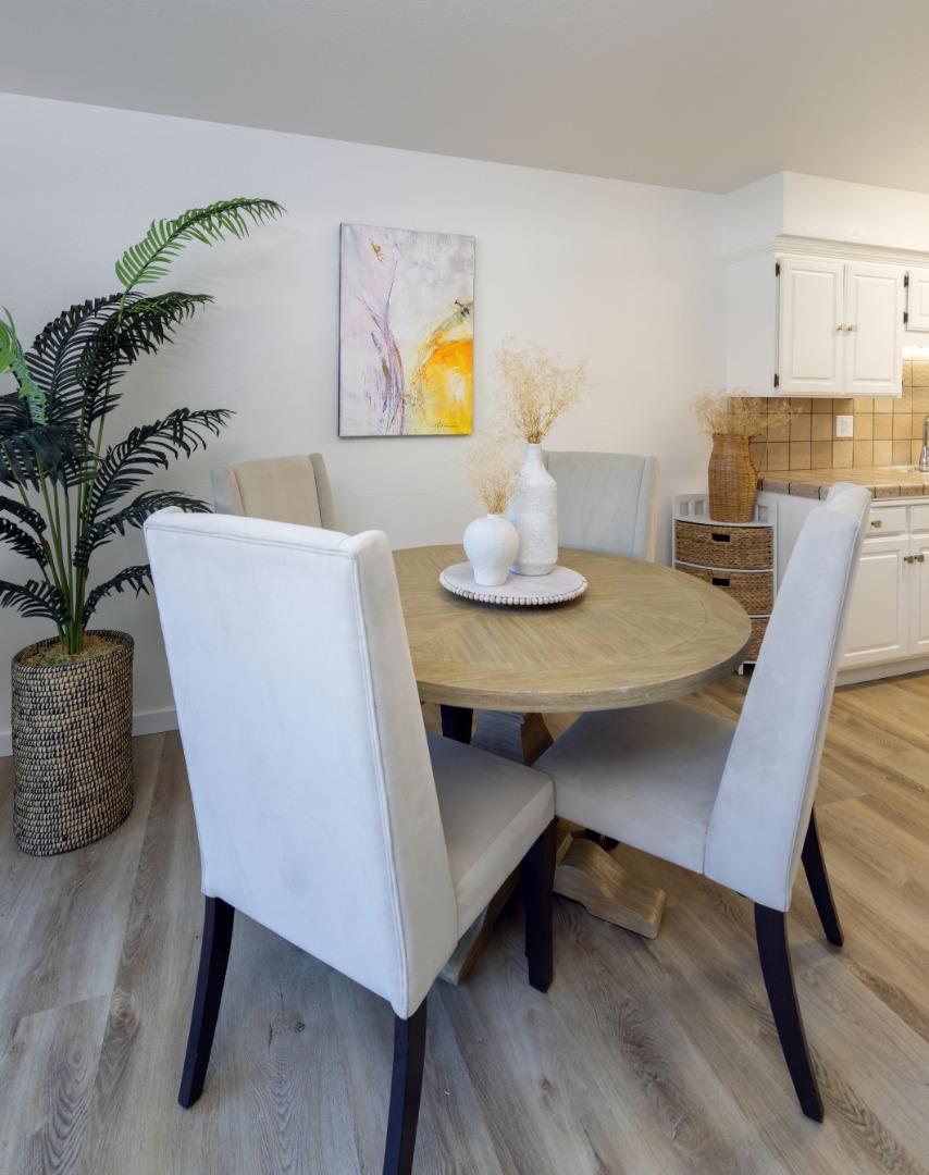 Detail Gallery Image 9 of 37 For 1901 Courtyard Dr #D,  Capitola,  CA 95010 - 2 Beds | 1/1 Baths