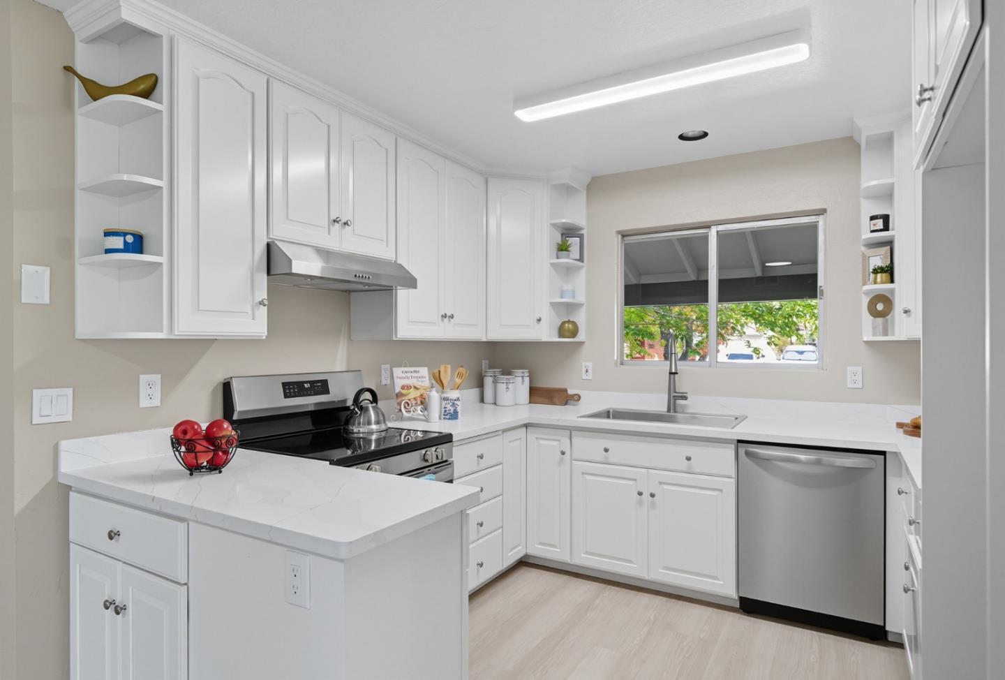 Detail Gallery Image 10 of 42 For 998 Cera Dr, San Jose,  CA 95129 - 4 Beds | 2 Baths