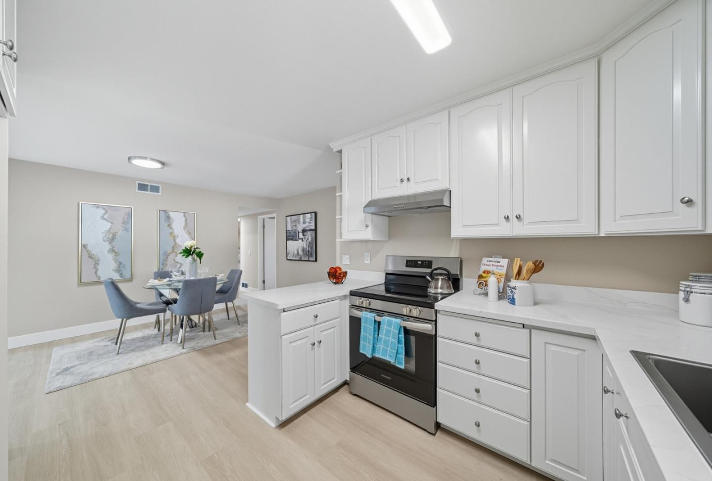 Detail Gallery Image 13 of 42 For 998 Cera Dr, San Jose,  CA 95129 - 4 Beds | 2 Baths