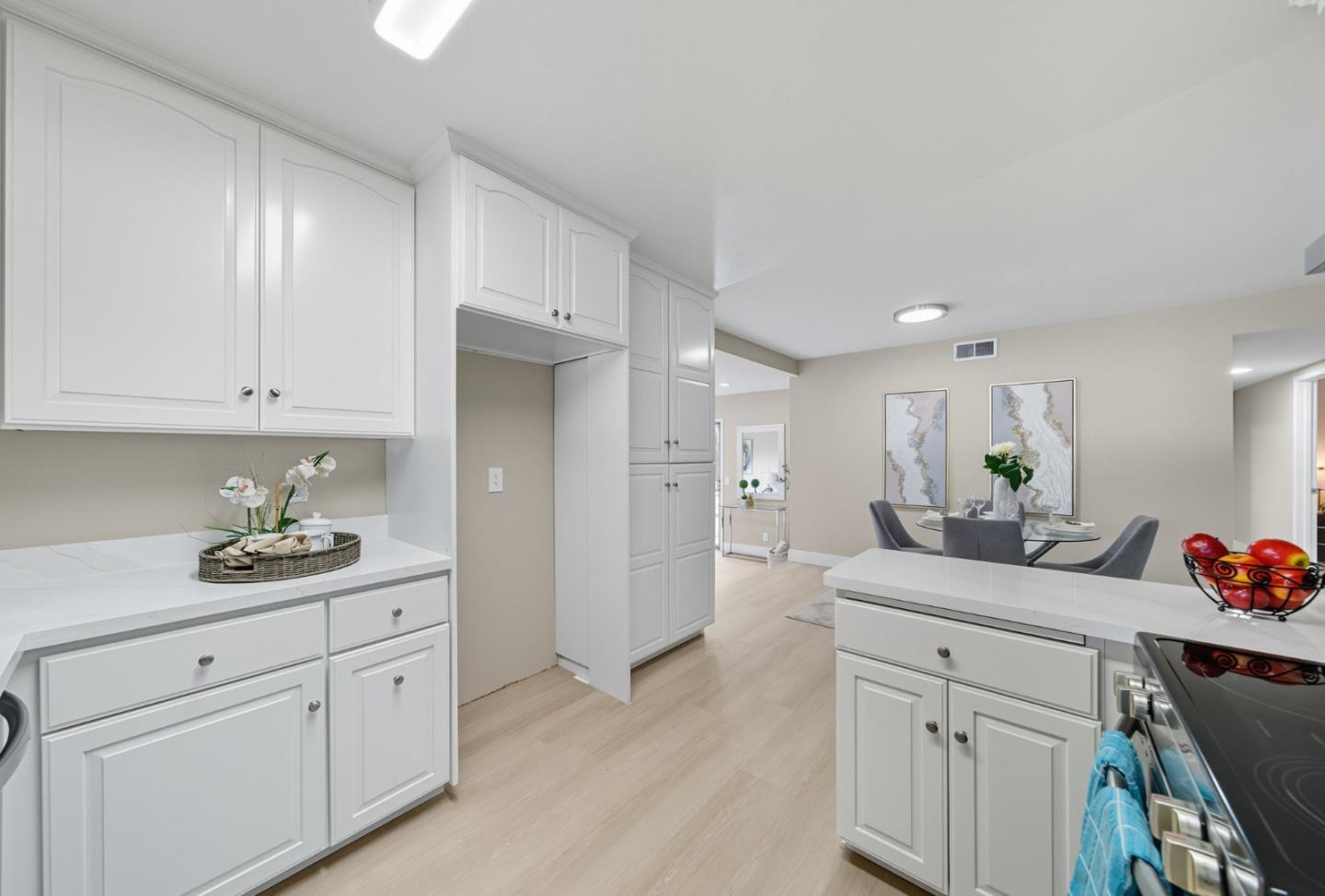 Detail Gallery Image 14 of 42 For 998 Cera Dr, San Jose,  CA 95129 - 4 Beds | 2 Baths