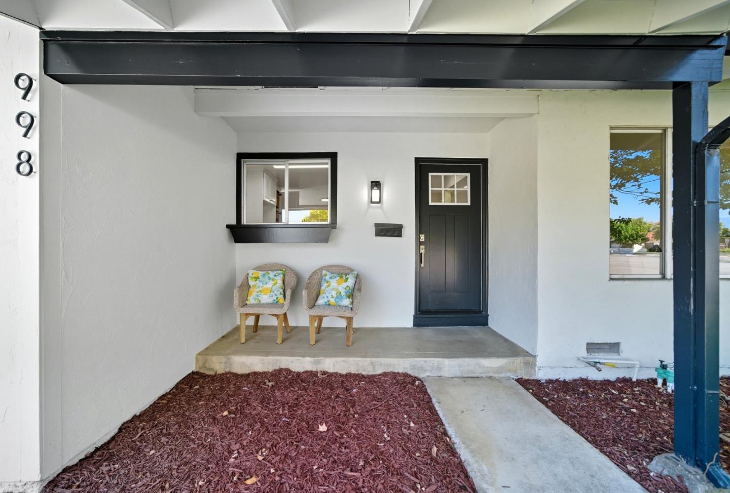 Detail Gallery Image 5 of 42 For 998 Cera Dr, San Jose,  CA 95129 - 4 Beds | 2 Baths