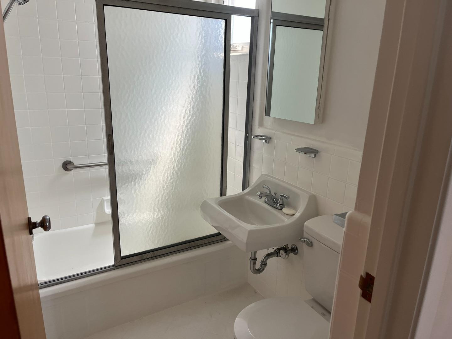 Detail Gallery Image 6 of 18 For 2028-2030 Taraval St, San Francisco,  CA 94116 - – Beds | – Baths
