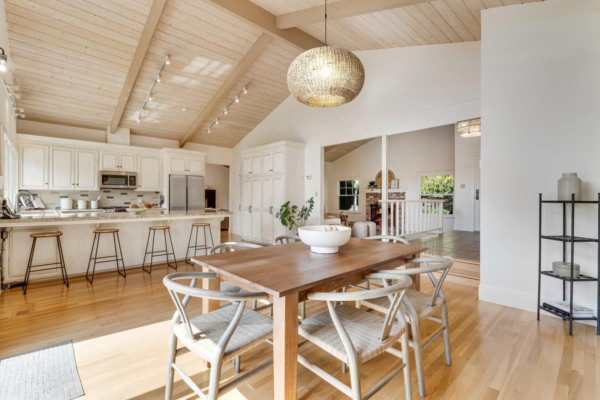 Detail Gallery Image 11 of 45 For 455 Calle Del Sol, Aptos,  CA 95003 - 4 Beds | 3/2 Baths