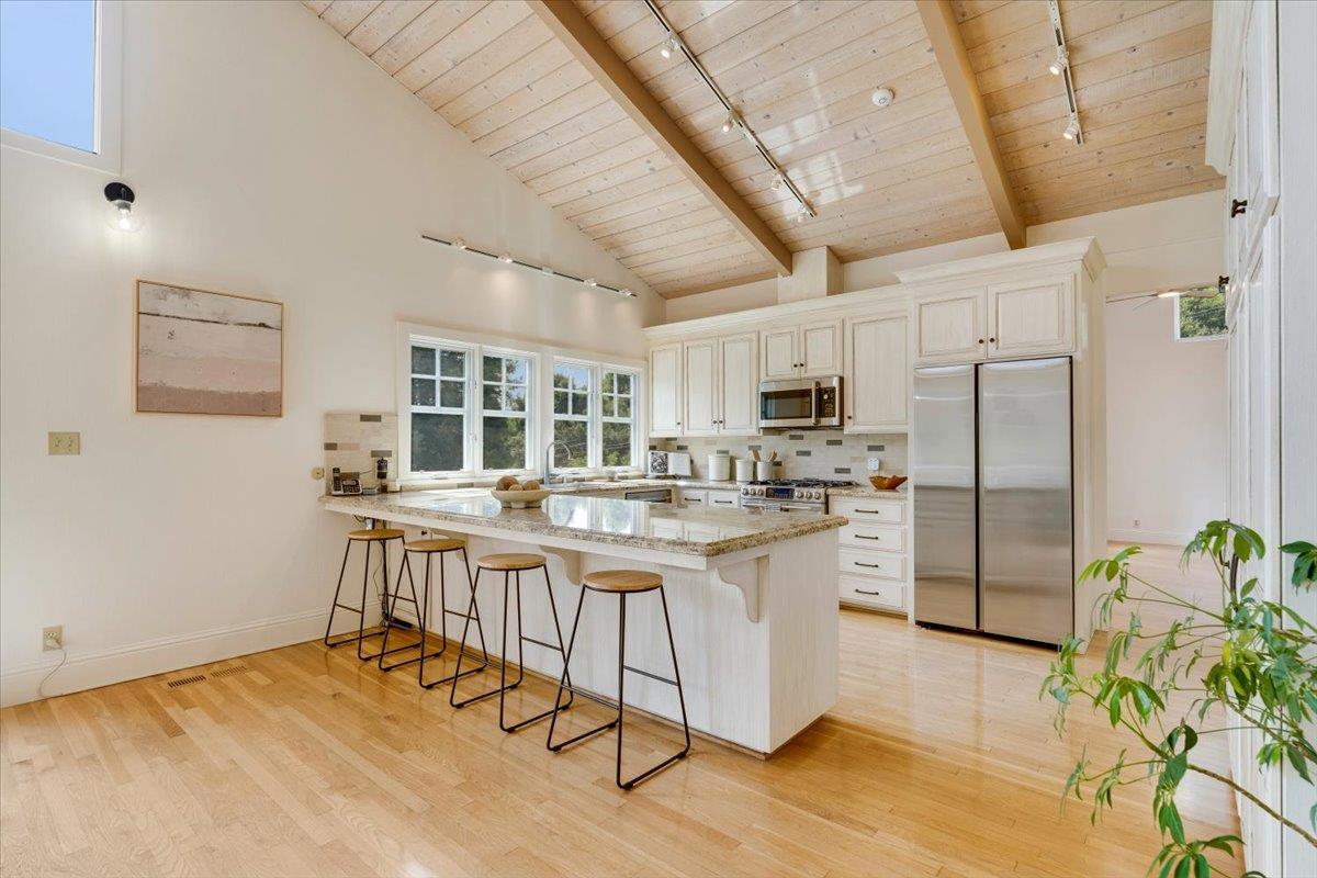 Detail Gallery Image 12 of 45 For 455 Calle Del Sol, Aptos,  CA 95003 - 4 Beds | 3/2 Baths