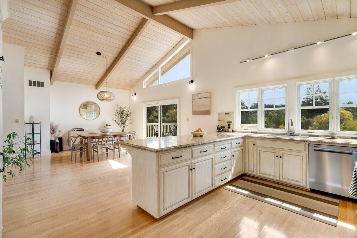 Detail Gallery Image 13 of 45 For 455 Calle Del Sol, Aptos,  CA 95003 - 4 Beds | 3/2 Baths