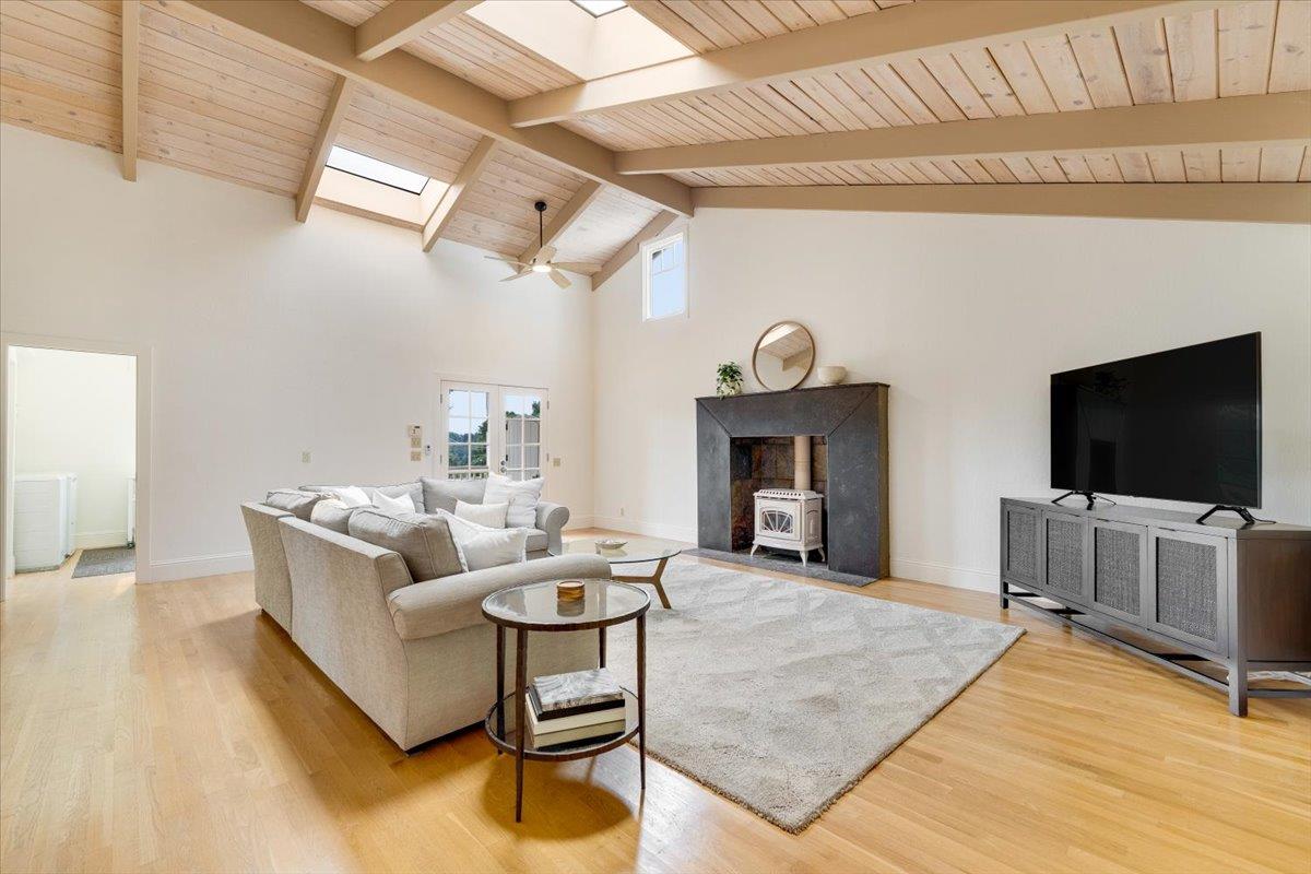 Detail Gallery Image 15 of 45 For 455 Calle Del Sol, Aptos,  CA 95003 - 4 Beds | 3/2 Baths