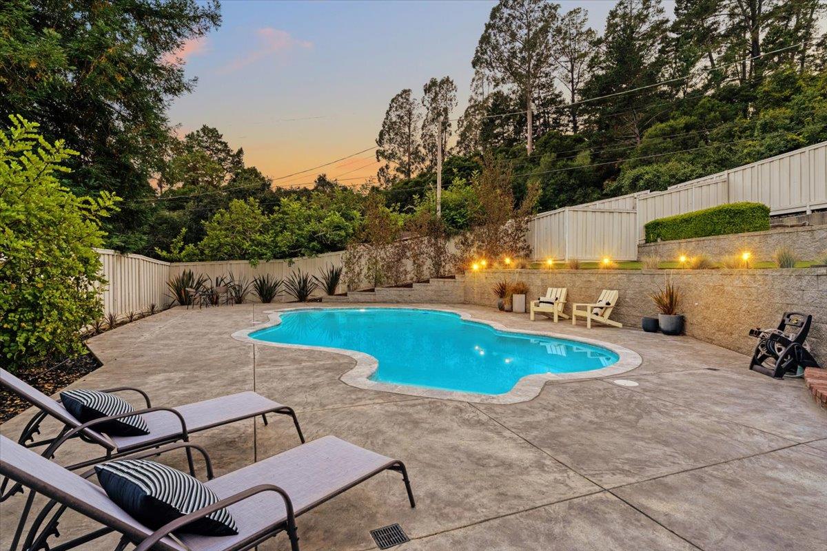 Detail Gallery Image 3 of 45 For 455 Calle Del Sol, Aptos,  CA 95003 - 4 Beds | 3/2 Baths