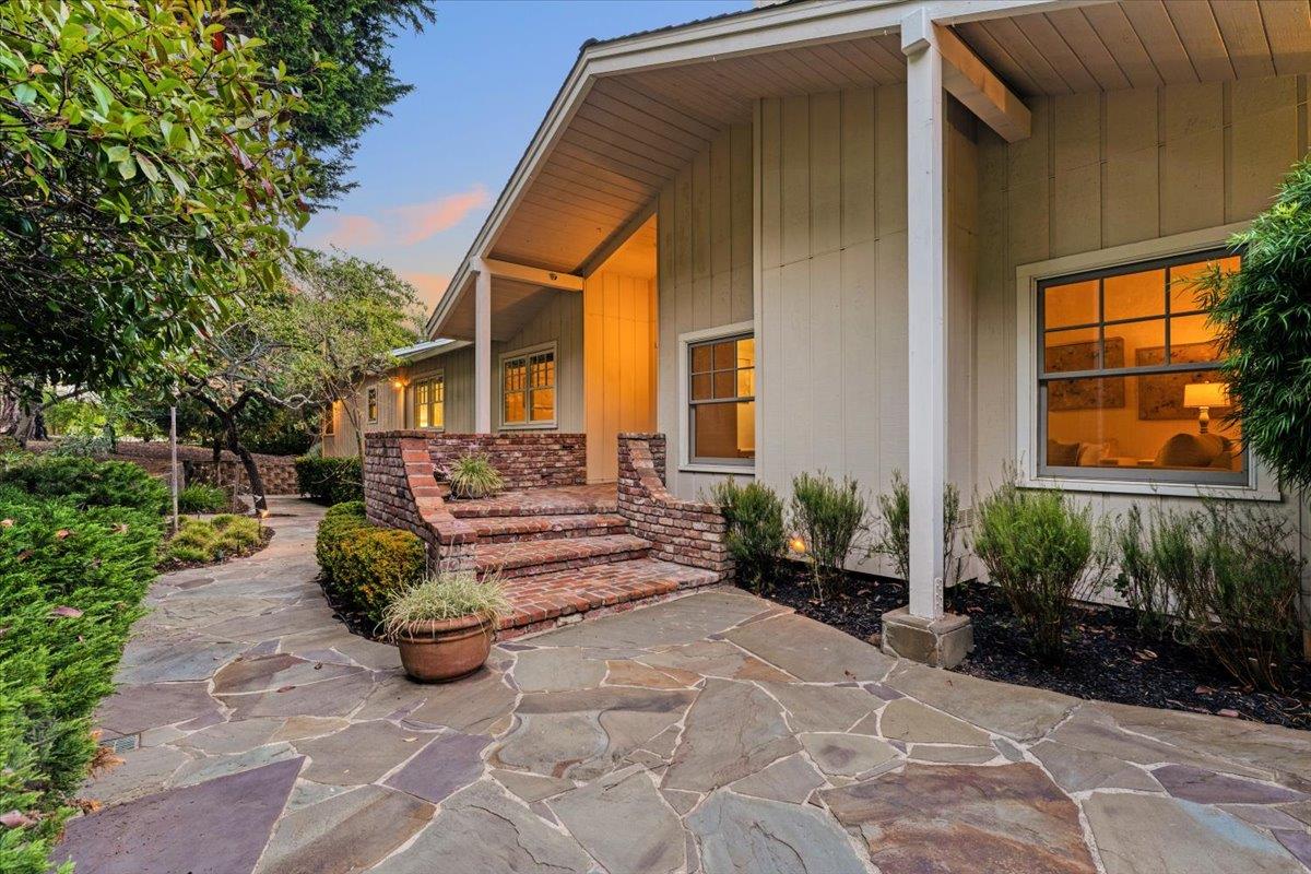 Detail Gallery Image 4 of 45 For 455 Calle Del Sol, Aptos,  CA 95003 - 4 Beds | 3/2 Baths