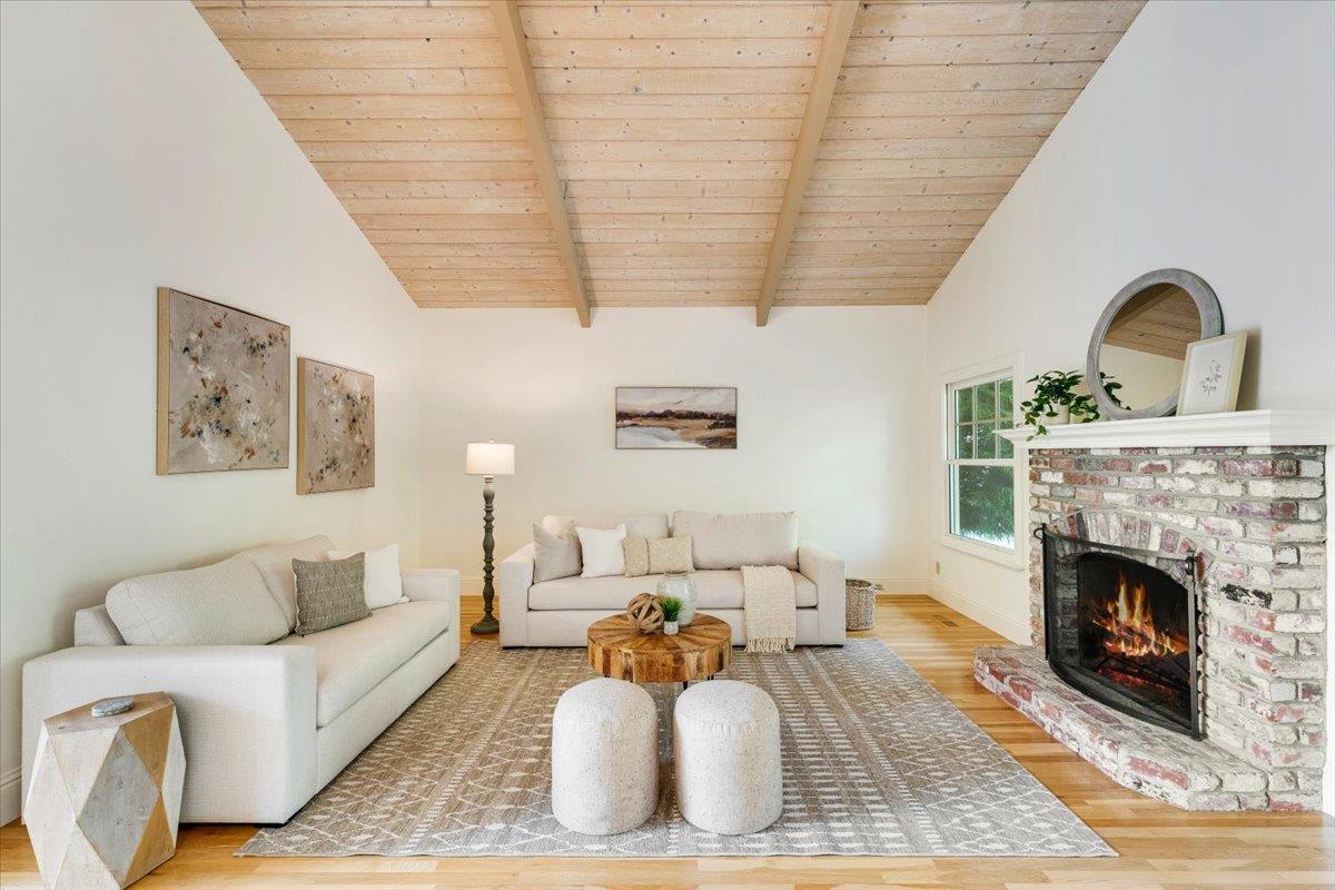 Detail Gallery Image 8 of 45 For 455 Calle Del Sol, Aptos,  CA 95003 - 4 Beds | 3/2 Baths