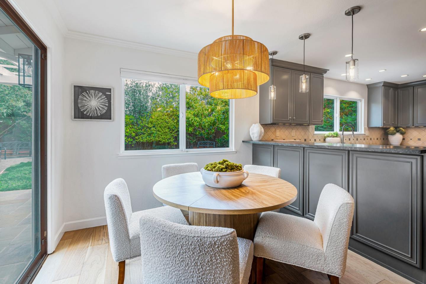 Detail Gallery Image 11 of 31 For 3852 Jefferson Ave, Redwood City,  CA 94062 - 3 Beds | 2/1 Baths